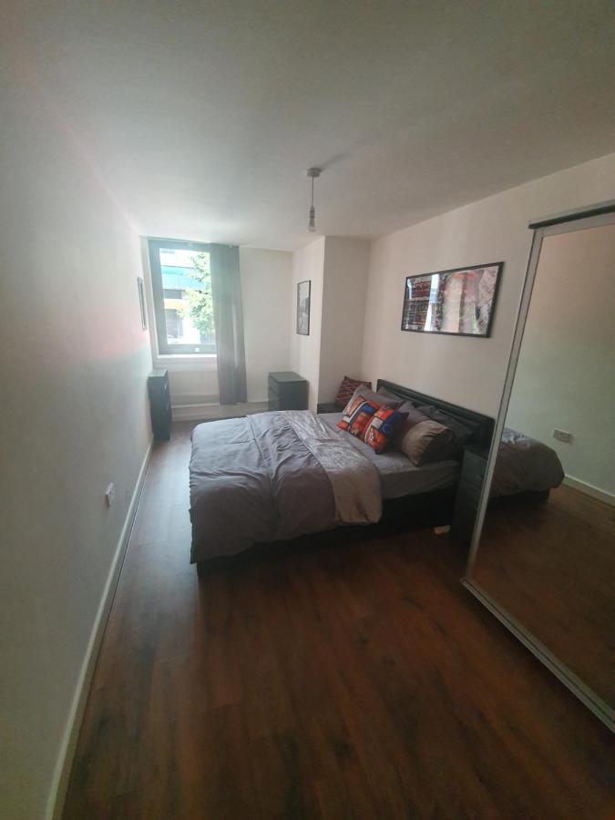 Double Room With Shared Bathroom ลอนดอน ภายนอก รูปภาพ