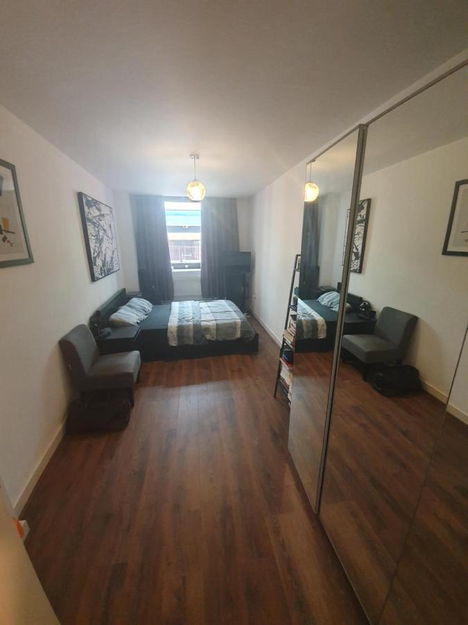 Double Room With Shared Bathroom ลอนดอน ภายนอก รูปภาพ